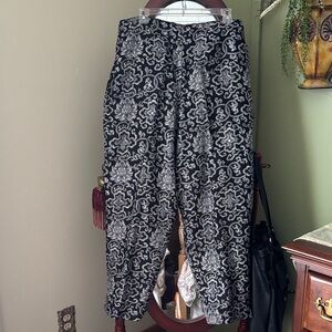 Women’s Elegant Black and White Patterned with Pants sequins accents pants